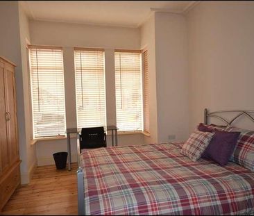 Luton, Bedfordshire, LU1 - Photo 2