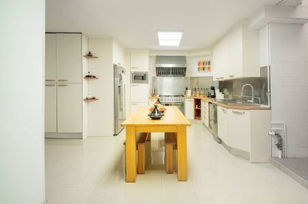 Luxury 5 bedroom Detached House for rent in Villaviciosa de Odón, Autonomous Region of Madrid - Photo 3