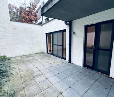 Mooi gelijkvloersappartement met 2 slpks., groot terras & autostaan... - Foto 1