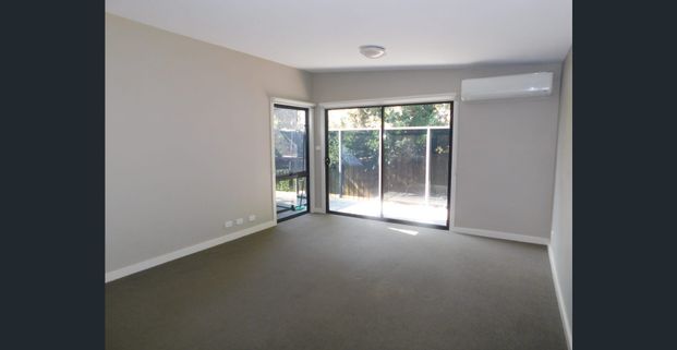 QUIET APARTMENT IN GREAT LOCATION - Photo 1