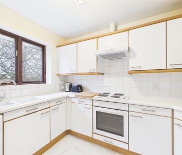 2 bedroom Flat in Ludlow Road, Maidenhead - Photo 3