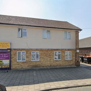 Goodmayes Close, Bedford - Photo 2