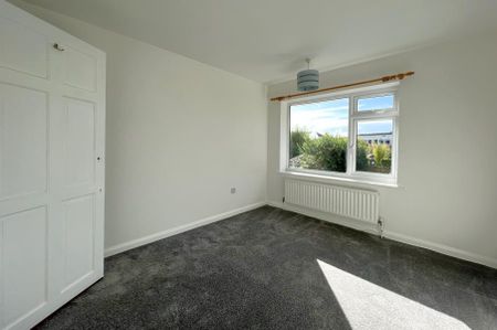 School Cottages, Woking, Surrey, GU22 - Photo 4