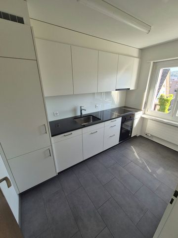 3.5 Zimmer, 90 m², 4. Stock - Photo 3