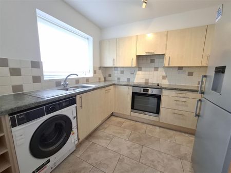 Roydon Court, Hemel Hempstead - Photo 5