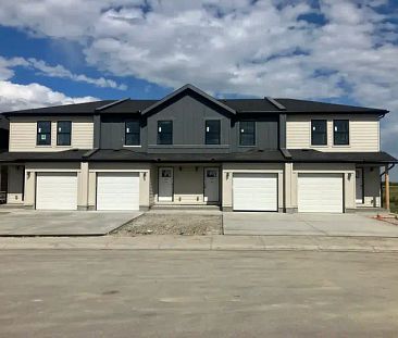 Silverton Townhomes | 4 Silverton Glen Landing, Calgary - Photo 1