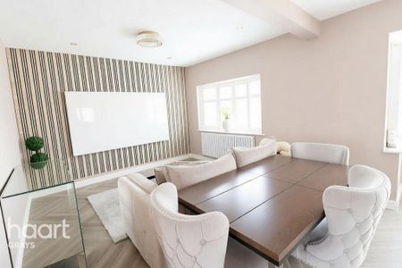 3 bedroom semi-detached house to rent - Photo 3
