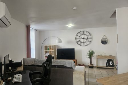 Camaret sur Aigues centre, T3 en duplex - Photo 2