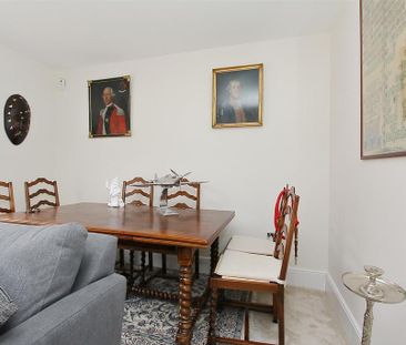 4 bedroom semi-detached house to rent - Photo 2