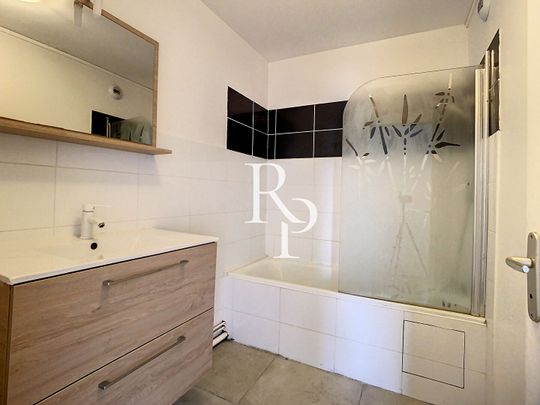 T3 de 75,06 m² avec balcon et parking, - Photo 1