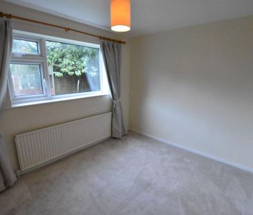 3 bedroom detached bungalow to rent - Photo 5