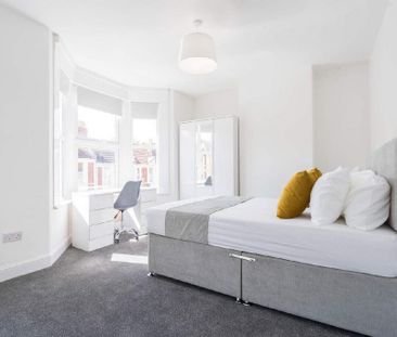 4 bedroom terraced house to rent - Photo 5