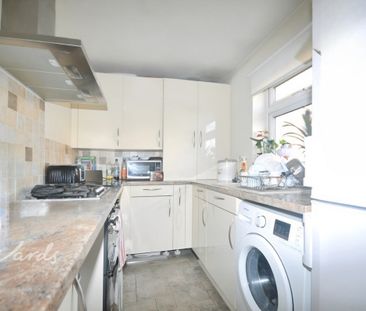 2 bedroom semi-detached bungalow to rent - Photo 2