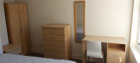 4 bedroom terraced house to rent - Photo 3