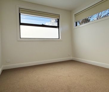Brand new townhouse in the Heart of Mont Albert North! - Photo 3