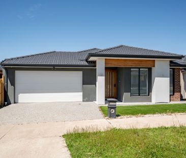 LUXURY LIVING IN SUNBURY - Photo 6