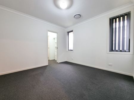 Bright Home - Photo 2