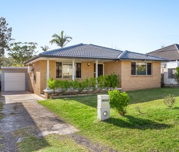 2 Bedroom Home with Large Backyard - Photo 6