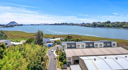 Magical Montgomery - Photo 2