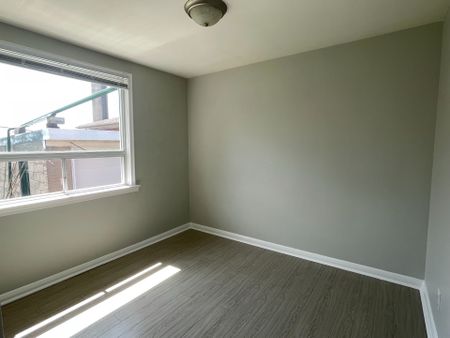For Lease - 33 Bentworth Avenue Unit# Main, Toronto, Ontario - Photo 3