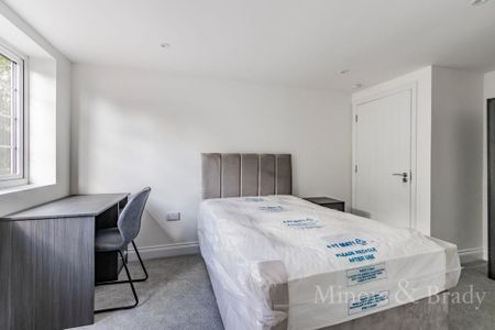 5 bedroom semi-detached house to rent - Photo 5