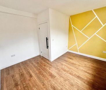 2 bedroom end of terrace house to rent - Photo 5