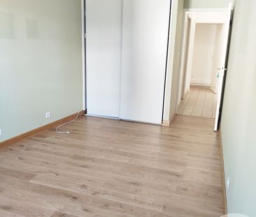 Location Appartement 3 pièces 74m² LILLEBONNE 76170 - Photo 1