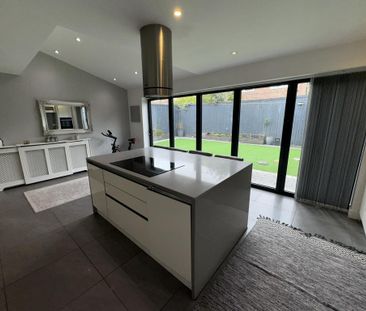 5 bedroom detached house to rent - Photo 3