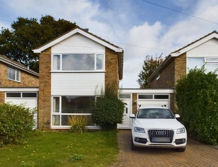 3 Bedroom House - Flowers Close, Hamble - Photo 2