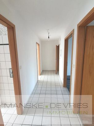 Gemütliche 3-Raum Dachgeschosswohnung in Oberhausen-Lirich - Photo 1