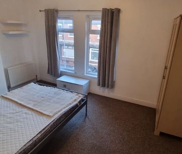 10 Meadowbank Place, Belfast BT9 7FF - Photo 1