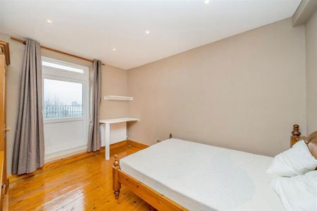3 bedroom flat to rent - Photo 4