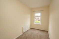 2 bed House - Mid Terrace for Rent - Photo 2