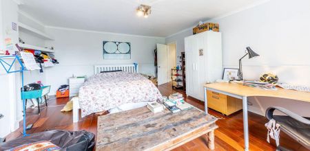 3 bedroom flat to rent - Photo 4