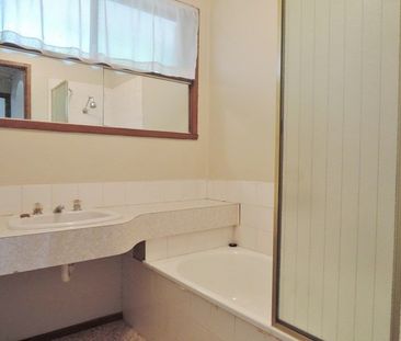 3 Bedroom Family Home - Photo 4