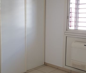 Location Appartement 3 pièces 58m² ST DENIS 97400 - Photo 3