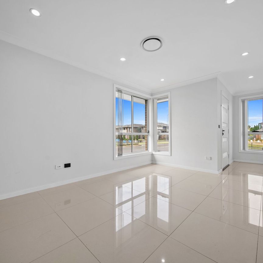 Combining Comfort & Modern Design! - Photo 1