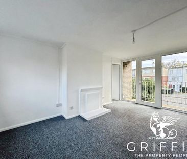 Long Riding, Basildon, SS14 - Photo 4