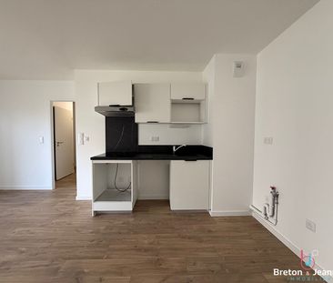 Location Appartement 3 pièces 65m² - Photo 2