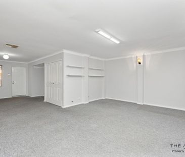 Spacious & Functional 3-Bedroom Home in Girrawheen - Photo 6