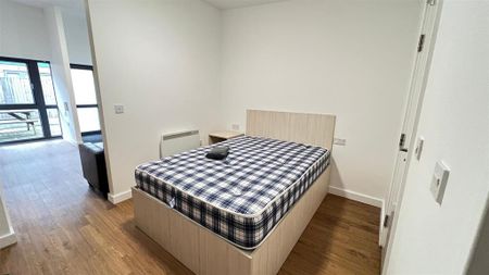 Studio to rent - Photo 2