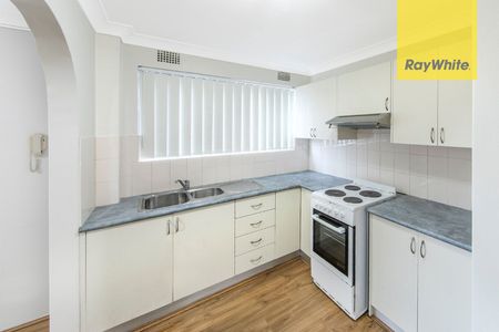 Peaceful & Private Two-Bedroom Unit in a Leafy Setting - Photo 4