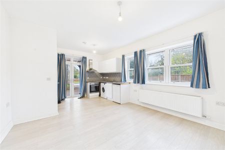 1 bedroom Flat in Grenfell Road, Maidenhead - Photo 2