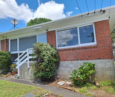 Freshly Renovated brick and tile! - Photo 4