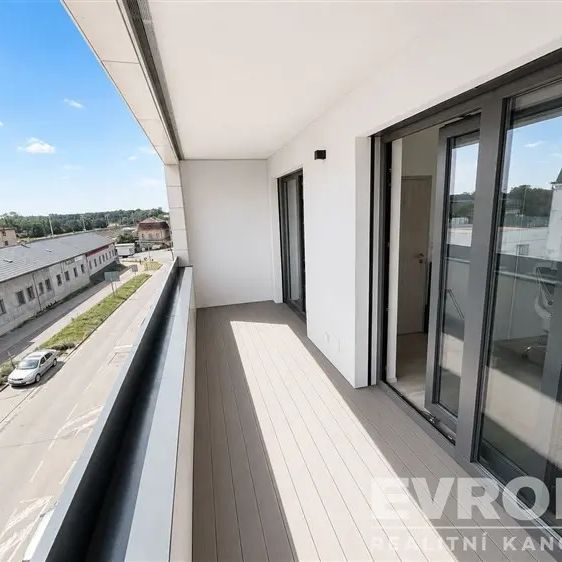 Pronájem moderního bytu 2+kk s terasou – Břeclav, ul. Břetislavova - Photo 1