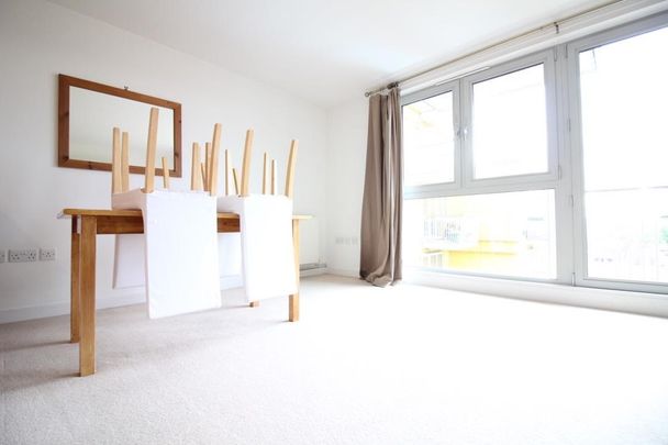 Eden Grove, London - Photo 1