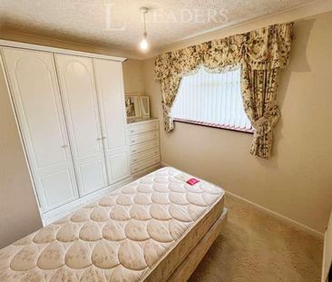 North Parade, Holbeach, PE12 - Photo 1