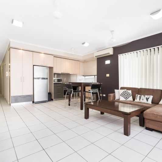 2/30 Cavenagh Street, Darwin City - Photo 1