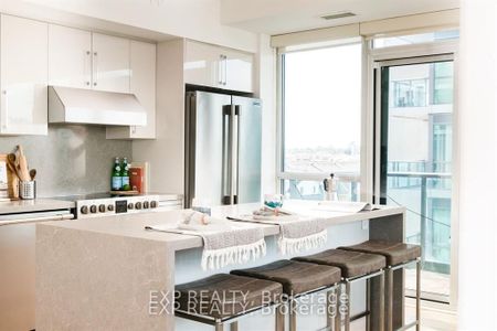 501 35 Brian Peck Crescent - Photo 5