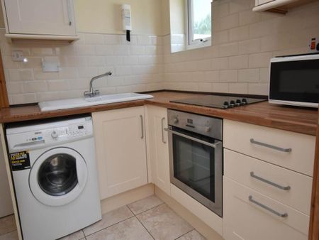 2 bedroom flat to rent - Photo 5